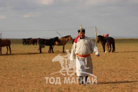 Аймгийн Алдарт уяач Н.Амгалан:” Сүүлийн үеийн тоног төхөөрөмж бүхий адууны эмнэлэг барьна”