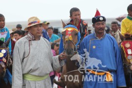 Аймгийн Алдарт уяач С.Мөнхбат:”Анхны Говьшанхын хурдад соёолон айрагдахад л их баярласан даа”