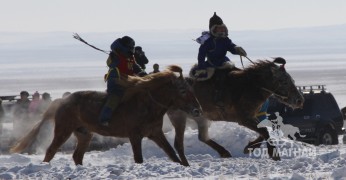 Сүхбаатар аймгийн аварга хүлэг шалгаруулах уралдаан азарга