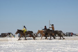 Сүхбаатар аймгийн аварга хүлэг шалгаруулах уралдаанд түрүүлж айрагдсан хурдан соёолонгууд