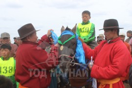 Бурхан багшийн тааллын шүтээн бодь суварга сүндэрлүүллээ