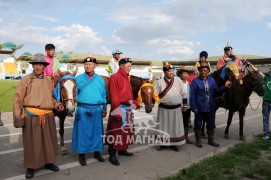 Аймгийн Алдарт уяач Ц.Амгаланбаатар: 2015 онд таван түрүү, найман айраг авчээ