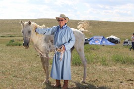 МОНГОЛ УЛСЫН АЛДАРТ УЯАЧ Х.БАДАМСҮРЭН: Монгол хүний нарийн ухааныг шинжлэх ухаантай зөв хослуулвал адууны үйлдвэрлэлд илүү үр дүнд хүрч чадна