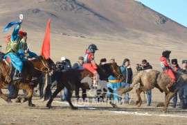 Аймгийн Алдарт уяач Наранцэцэгийн Амгалангийн Амгалан хээр 