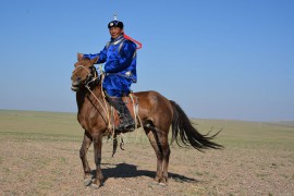 АЙМГИЙН АЛДАРТ УЯАЧ Ж.БАТЖАРГАЛ: САЙХАН ХҮМҮҮСТЭЙ НӨХӨРЛӨЖ, САЙН ҮГ СУРГААЛЫГ НЬ СОНСОХ ШИГ ӨГӨӨЖТЭЙ ЗҮЙЛ ХОВОР ШҮҮ ДЭЭ