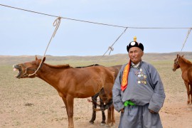 АЙМГИЙН АВАРГА МАЛЧИН, АДУУЧИН Д.ШАГДАРСҮРЭН: ҮЕ ЗАЛГАМЖИЛСАН НОЁДООС БИДЭНД ҮЛДСЭН ХАМГИЙН ТОМ ӨВ БОЛ УРГИЙН ОВОГ ЮМ