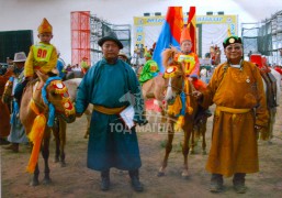 Аймгийн Алдарт уяач Г.БАТ-ОЧИР: УЯАНЫ ОЙРОЛЦОО ШУВУУ ҮҮРЭЭ ЗАСЧИХСАН ЖИЛ МАНАЙ АДУУ САЙН ДАВХИДАГ ЮМ