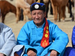 Аймгийн Алдарт уяач Б.Ганбат: Том хээрийгээ уралдуулсан наадам болгон сайхан