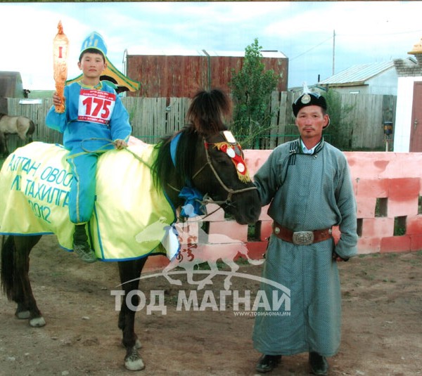 Аймгийн алдарт Батжаргал